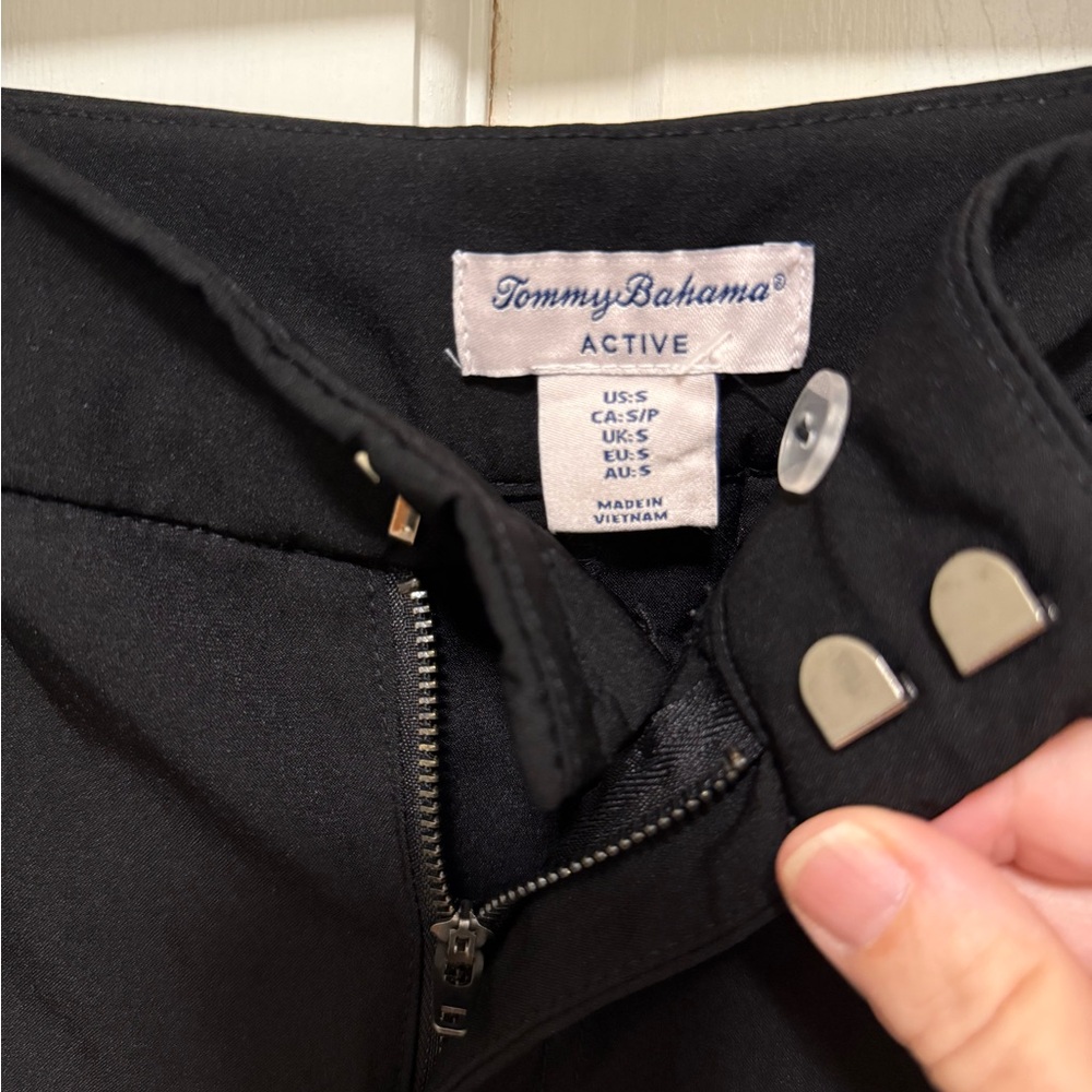 NWOT Tommy Bahama Active Black Women's Bermuda Golf Quick Dry Shorts-Size S - Picture 5 of 5